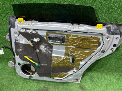 Дверь задняя правая SUBARU LEGACY OEM 60400AE400 BEE BE9 BE5 2002 SILVER 01G