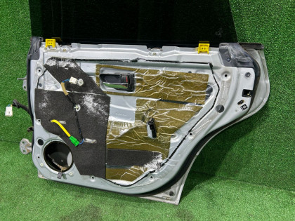 Дверь задняя правая SUBARU LEGACY OEM 60400AE400 BEE BE9 BE5 2002 SILVER 01G