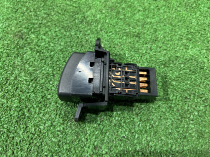 ハザードスイッチ SUBARU LEGACY OEM 83037AE000 BEE 2002 EZ30 AT