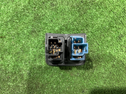 สวิตช์ฮีตเตอร์เบาะ SUBARU LEGACY OEM 83245AE020, 83245AE030 BEE BHE BE5 BE9 BH5 BH9 2002 EZ30 AT