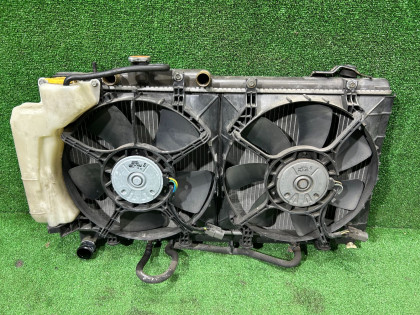 Радиатор двигателя SUBARU LEGACY OEM 45111AE060 BEE 2002 EZ30 AT