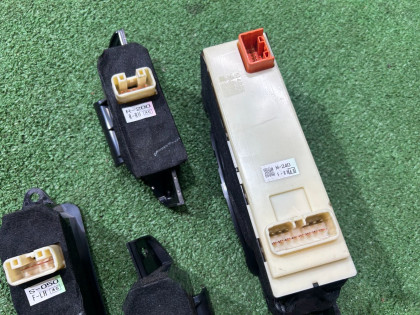 パワーウィンドウ制御ユニット SUBARU LEGACY OEM 83071AG090 83071AG040 BL9 BL5 BLE 2008 EJ253 AT