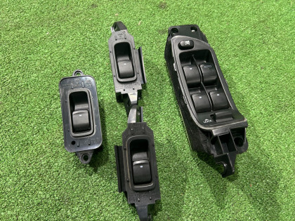 กล่องควบคุมกระจกไฟฟ้า 83071AG090 83071AG040 SUBARU LEGACY