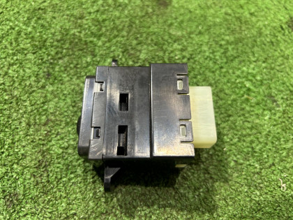シートヒータースイッチ SUBARU LEGACY OEM 83245AG080 BL9 2008 EJ253 AT