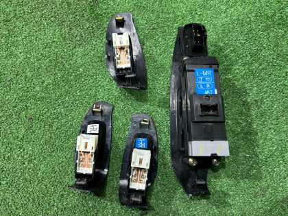 车窗控制模块 черный SUBARU LEGACY OEM 83071AE080 83071AE040 BE5 2002 EJ206 AT