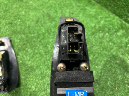 车窗控制模块 черный SUBARU LEGACY OEM 83071AE080 83071AE040 BE5 2002 EJ206 AT