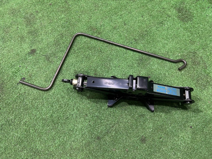 แม่แรง SUBARU LEGACY OEM 97030FA070 BE5 2002