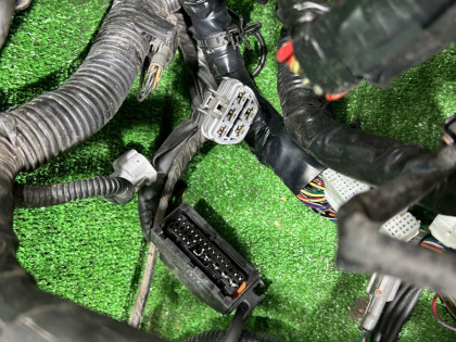 ชุดสายไฟ SUBARU LEGACY OEM 81200AE590 BE5 2002 EJ206 AT