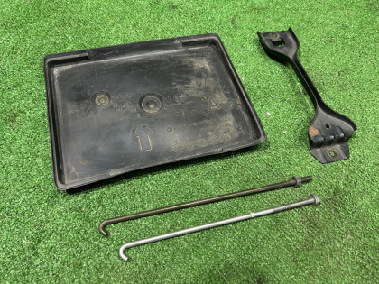 ขายึดแบตเตอรี่ SUBARU LEGACY OEM 82182AA040 82161AA040 82122AA011 BE5 2002