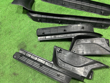 Frisos das embaladeiras SUBARU LEGACY OEM 94060AE000ML 94060AE010ML 94061AE120ML 94061AE010ML BE5 2002 SILVER 01G