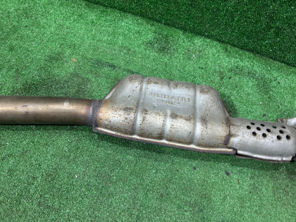 中間マフラー Катализатор SUBARU LEGACY OEM 44200AE120 BE5 2002 EJ206 AT
