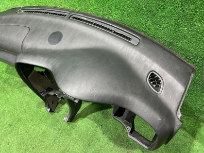 Торпедо черная SUBARU LEGACY OEM 66045AE000ML BE5 2002 SILVER 01G