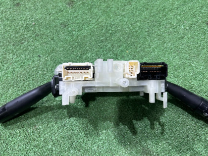 สวิตช์ก้านคอพวงมาลัย SUBARU FORESTER OEM 83111SA090 SG5 2007 EJ205 AT