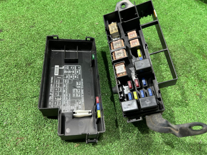 Caja de fusibles SUBARU FORESTER OEM 82231SA500 SG5 2007 EJ205 AT