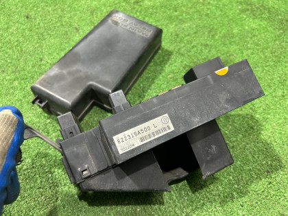 Caja de fusibles SUBARU FORESTER OEM 82231SA500 SG5 2007 EJ205 AT