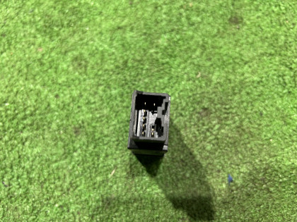 フロントデフロスタースイッチ SUBARU FORESTER OEM 83001SA030 SG5 2007 EJ205 AT