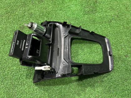 Consola do seletor automático черная SUBARU FORESTER OEM 92121SA261 86257SA000 SG5 2007