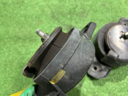 ยางแท่นเครื่อง SUBARU FORESTER OEM 41022SA010 41022AE011 SG5 2007 EJ205 AT