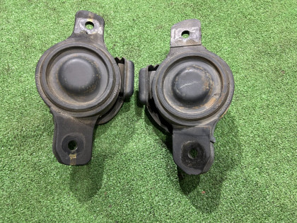 ยางแท่นเครื่อง 41022SA010 41022AE011 SUBARU FORESTER