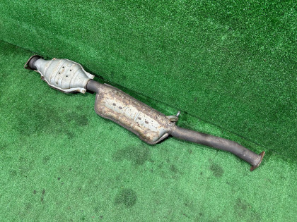ท่อไอเสียท่อนกลาง SUBARU FORESTER OEM 44200SA080 SG5 2007 EJ205 AT