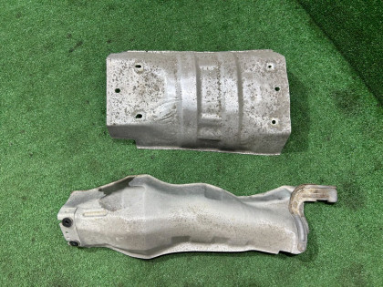 แผ่นกันความร้อนท่อไอเสีย SUBARU FORESTER OEM 59024FE020 SG5 2006 EJ205 AT