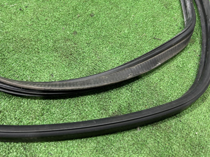 Junta del maletero SUBARU FORESTER OEM 63516SA000 SG5 2007 BLACK 32J 32J