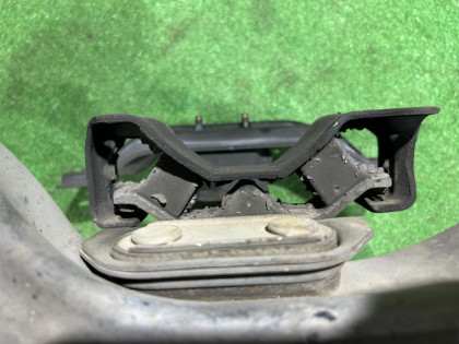 手动变速箱托梁 SUBARU LEGACY OEM 41022AC180 41011AE020 BE5 BH5 2002 EJ208 MT5