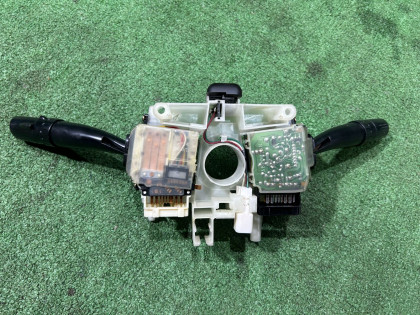 สวิตช์ก้านคอพวงมาลัย оптитрон SUBARU LEGACY OEM 83111AE510 BHE BH9 BH5 BE5 BE9 BEE 2002 EJ208 MT5