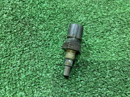 水温センサー 22630AA100 22630AA160 SUBARU LEGACY