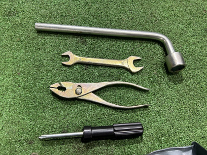 ชุดเครื่องมือ SUBARU LEGACY OEM 97010AA020 BE5 2002