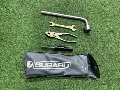 ชุดเครื่องมือ SUBARU LEGACY OEM 97010AA020 BE5 2002