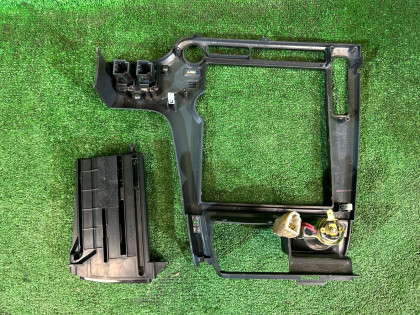 音响面框 подстаканник SUBARU LEGACY OEM 66060AE290, 66050AE060, 94110AE200, 94110AE201, 94110AE220 BH5 1999 black 47A