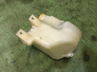 ウォッシャータンク SUBARU LEGACY OEM 86610AC000 86610FC000 BG5 1997 EJ20H