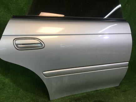 Porta traseira direita SUBARU LEGACY OEM 61400AC300 63210AC120NA BG5 1997 Silver 406
