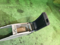 Бардачок подлокотник SUBARU LANCASTER OEM 92111AE010AD BHE 2002 white pearl 07C