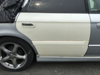 右后门 SUBARU LANCASTER OEM 60400AE420 BHE 2002 white pearl 07C