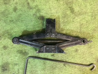 ジャッキ SUBARU LANCASTER OEM 97030AC061 BHE 2002