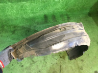 Pasarruedas delantero derecho SUBARU LANCASTER OEM 59110AE020 BHE 2002 white pearl 07C