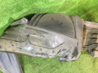 Pasarruedas delantero derecho SUBARU LANCASTER OEM 59110AE020 BHE 2002 white pearl 07C