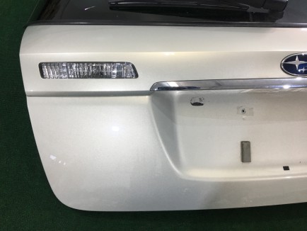 Portón trasero SUBARU OUTBACK OEM 60809AG0029P, 60809AG0039P, 96031AG000GA, 84261AG142GA, 84261AG143GA BP9 2005 gold 39J
