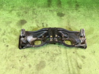 Балка передняя 20101AE020 20101AE021 SUBARU LANCASTER