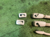 มือจับเพดาน SUBARU LANCASTER OEM 92041AE020GF 92041AE030GF 92043AE000GF BH9 1998 Beige 8L5