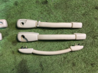 มือจับเพดาน SUBARU LANCASTER OEM 92041AE020GF 92041AE030GF 92043AE000GF BH9 1998 Beige 8L5