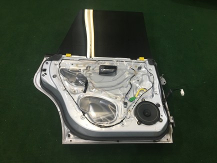 左后门 SUBARU LANCASTER OEM 60400AE430 BH9 2001 Silver 1U2