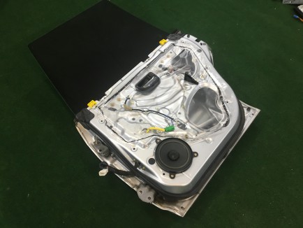Puerta trasera derecha SUBARU LANCASTER OEM 60400AE420 BH9 2001 Silver 1U2