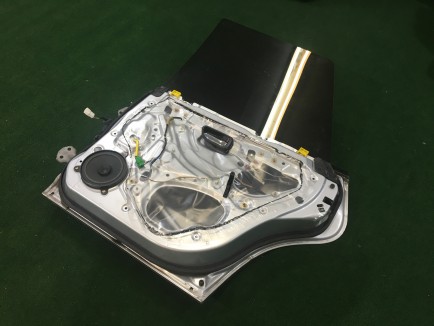 Puerta trasera derecha SUBARU LANCASTER OEM 60400AE420 BH9 2001 Silver 1U2