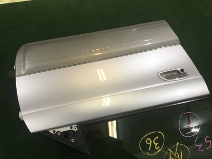 Puerta delantera derecha SUBARU LANCASTER OEM 60009AE040 60009AE060 BH9 2001 Silver 1U2