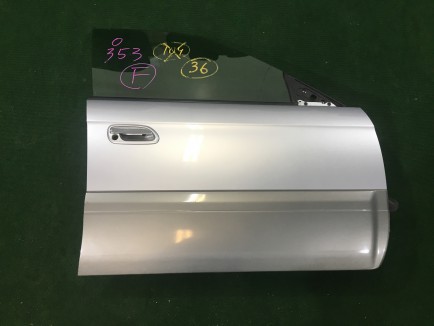 ประตูหน้าขวา 60009AE040 60009AE060 SUBARU LANCASTER