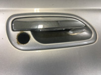 Puerta delantera derecha SUBARU LANCASTER OEM 60009AE040 60009AE060 BH9 2001 Silver 1U2