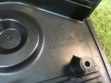 Tampa da distribuição esquerda SUBARU LEGACY OEM 13574AA031 BG5 1996 EJ20H
